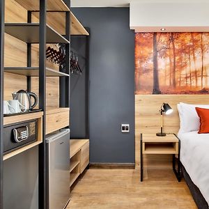 Guest Room 1 King